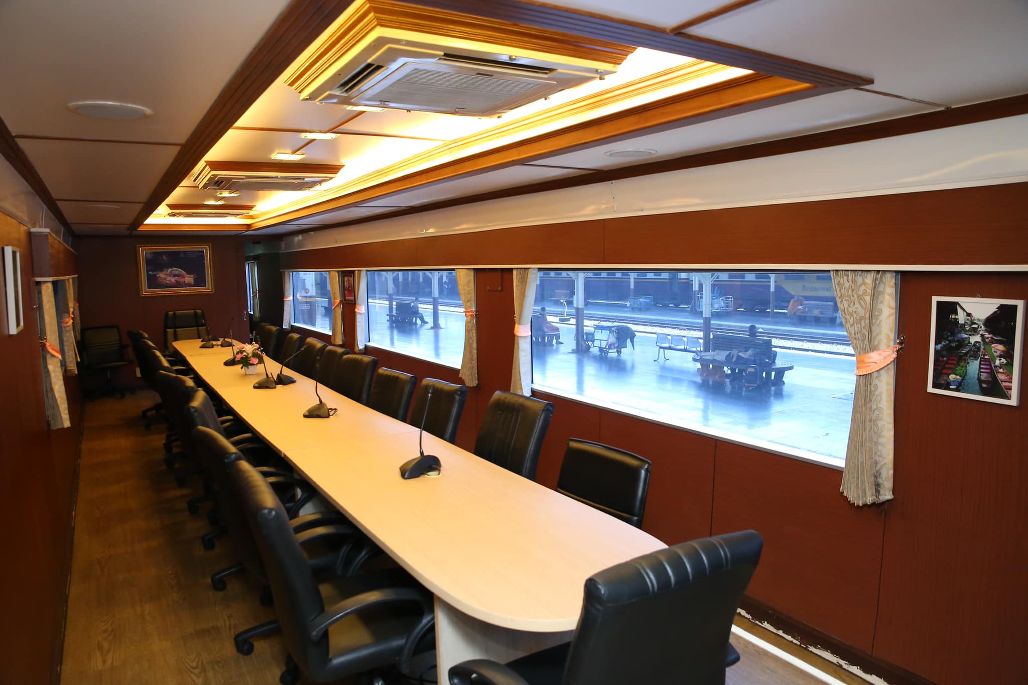 ทีมพีอาร์การรถไฟแห่งประเทศไทย สาม