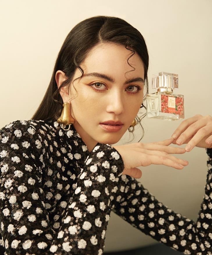 ใหม่ดาวิกา L'officiel