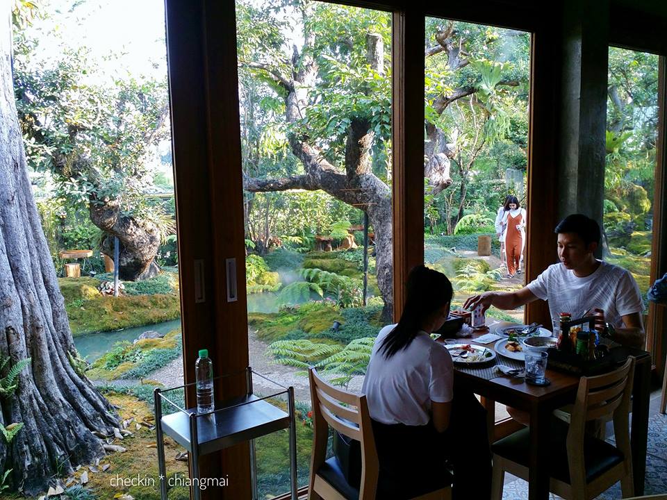 CHOM-CAFE-Restaurant