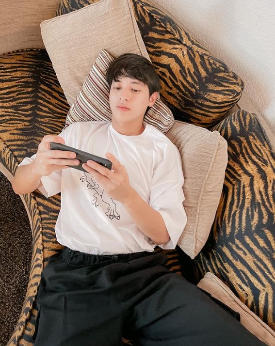 เจมส์ จิรายุ