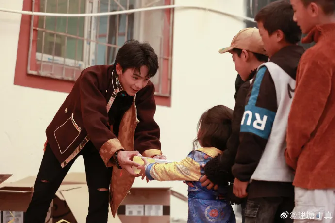 รู้จัก ติงเจิน (Dingzhen) อินฟลูเอนเซอร์หนุ่มทิเบตขวัญใจแม่ยกชาวจีน