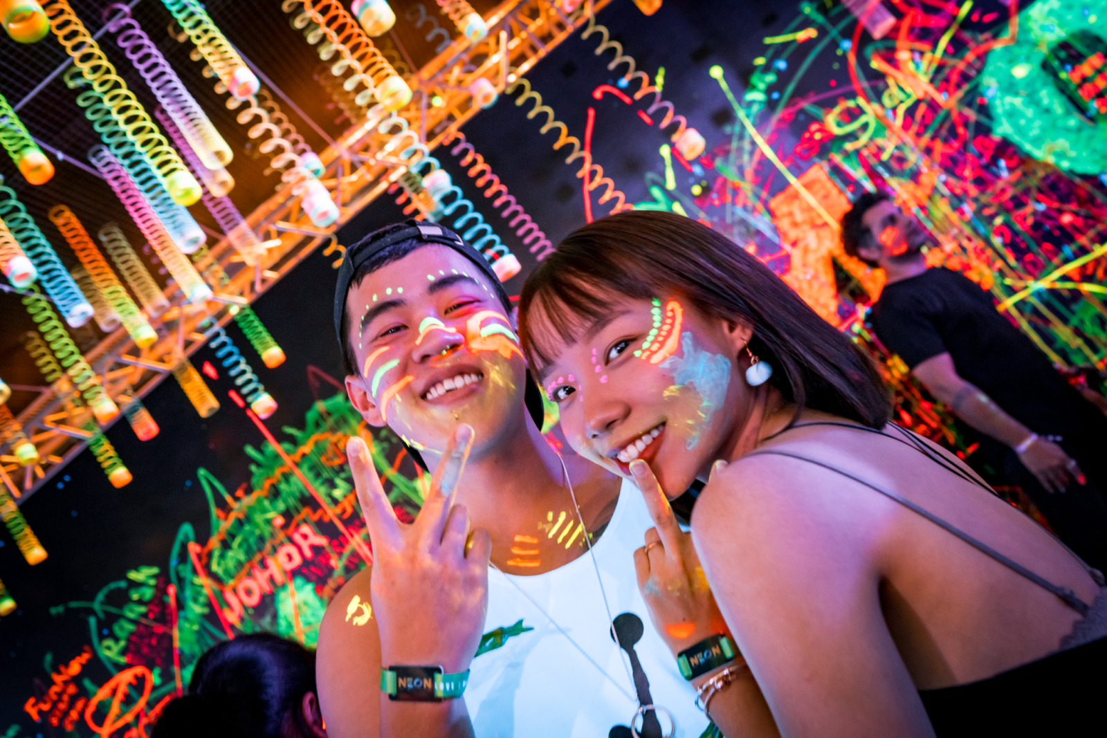 NeonCountdown2019_1230_204717-01806_DIVISUALS
