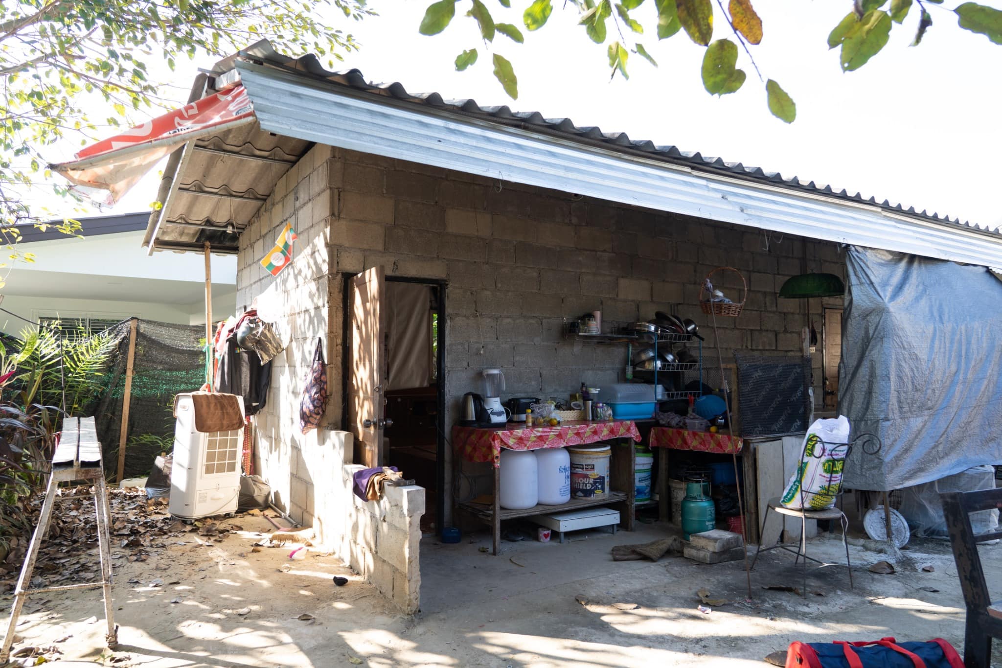 นายจ้างไทยสร้างบ้านให้แม่บ้านเมียนมา
