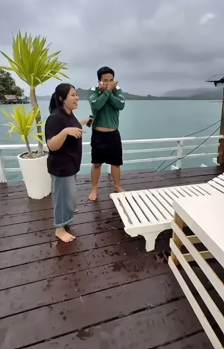 "เลิ่กลั่ก" อินฟลูฯ สายฮา ดวงปัง! ถูกรางวัลหวยออนไลน์กว่า 5 พันใบ รับทรัพย์กว่า 11 ล้านบาท